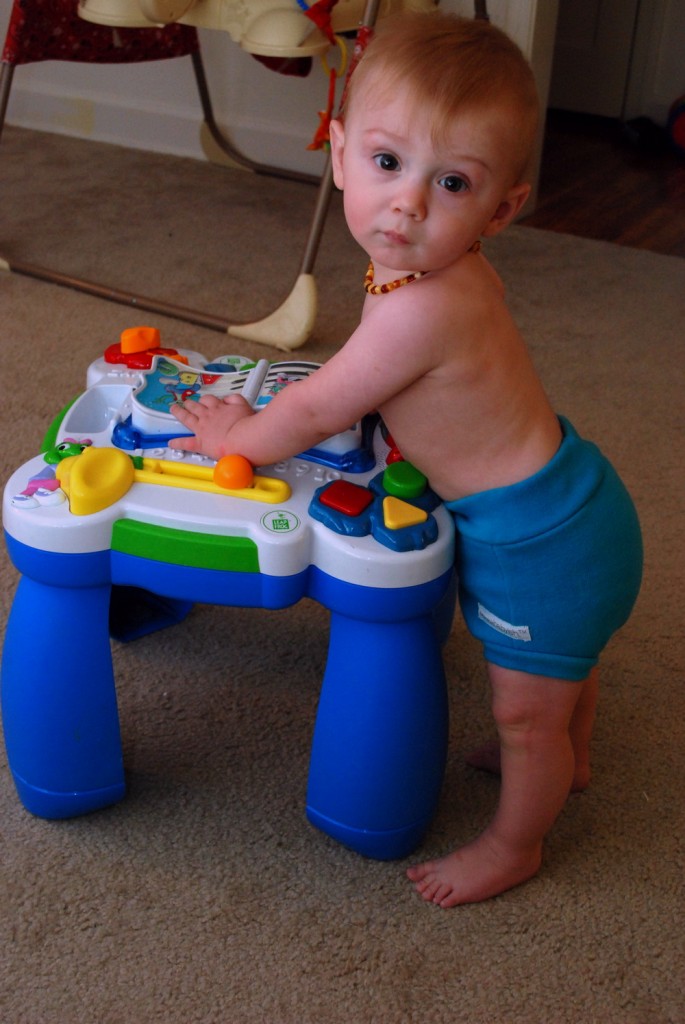 Kim's first son wearing the discontinued Sloomb Interlock shorties in colors.  2009